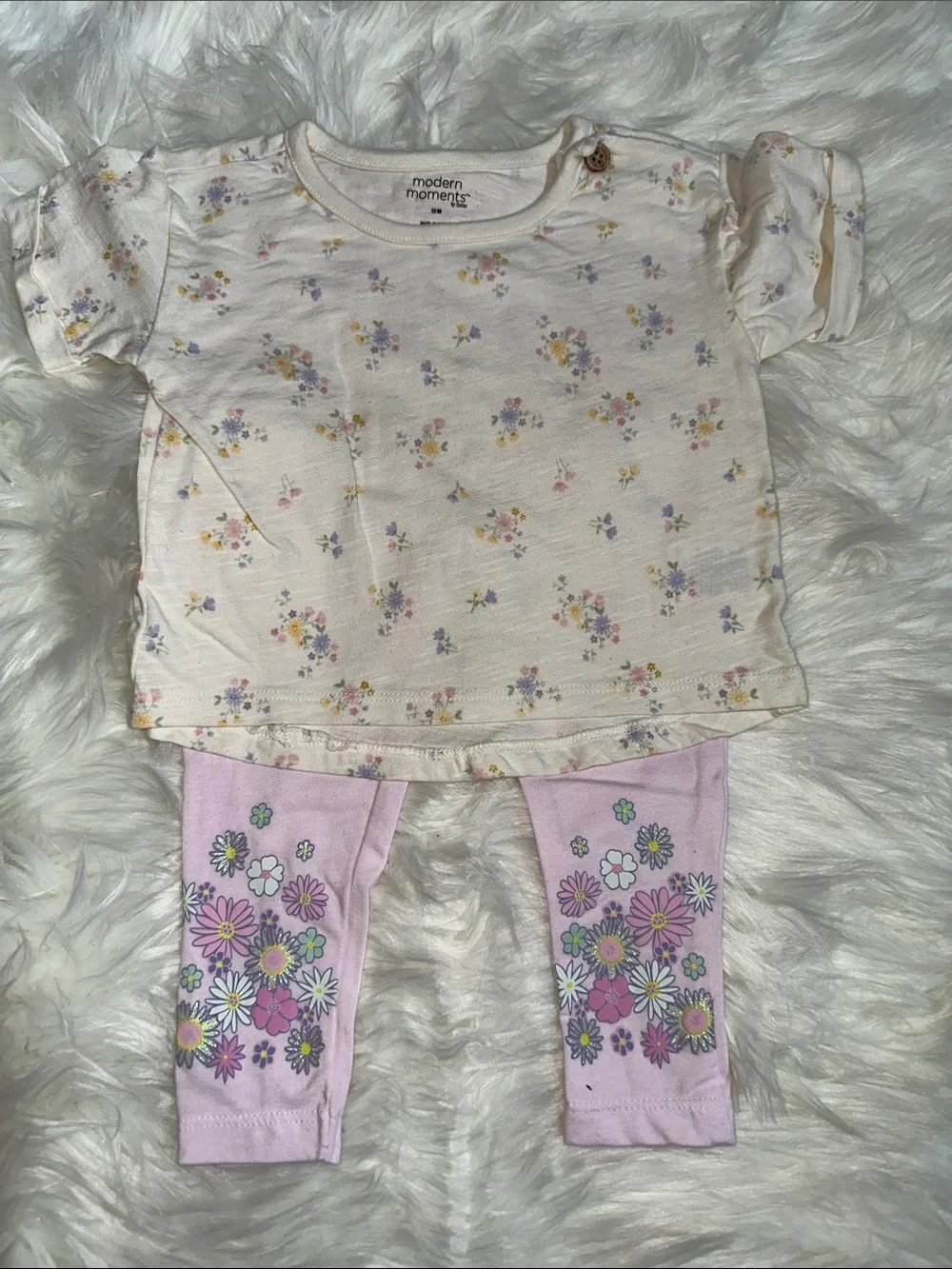 Cream Floral Tee and Pink Daisy Legging Pajama Set